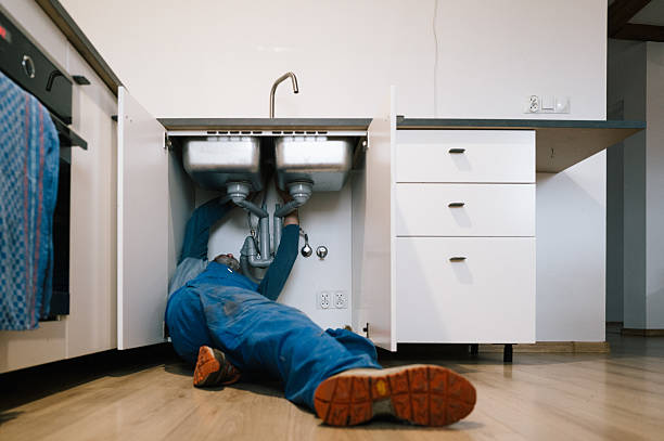 Professional Leak Detection technician working in Winfield, IA